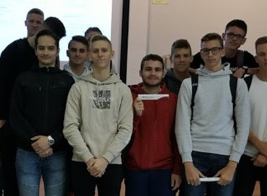 Simbolična fotografija za članek z naslovom: Obisk predstavnika SID banke