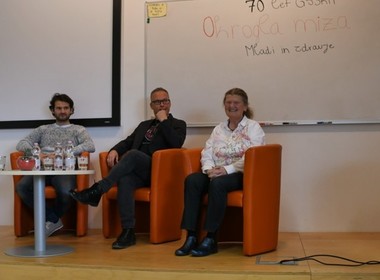 Simbolična fotografija za članek z naslovom: Okrogla miza: Mladi in zdravje