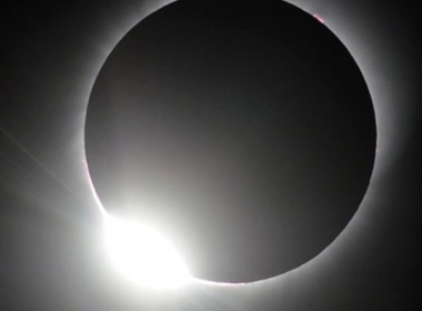 Simbolična fotografija za članek z naslovom: Spremljanje Sončnevega mrka preko spleta