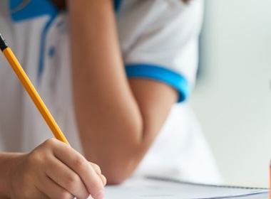 Simbolična fotografija za članek z naslovom: Žlahten kemijski sijaj