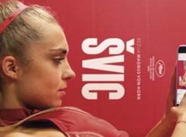 Simbolična fotografija za članek z naslovom: Filmska predstava in pogovor