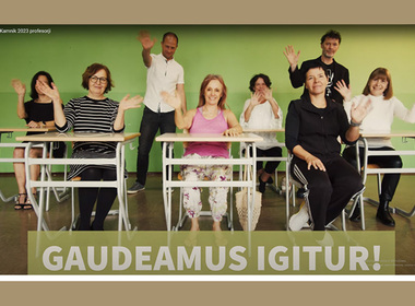 Simbolična fotografija za članek z naslovom: Predstavitveni film razrednikov maturantov generacije 2023 in video maturantov 4. G