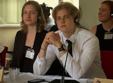 Simbolična fotografija za članek z naslovom: YPAC-Predstavitev postulatov na Stalnem odboru Alpske konvencije