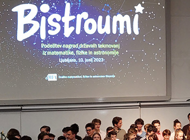 Simbolična fotografija za članek z naslovom: Bistroumi - podelitev državnih nagrad DMFA najboljšim dijakom