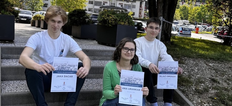 Tri zlata priznanja iz znanja zgodovine