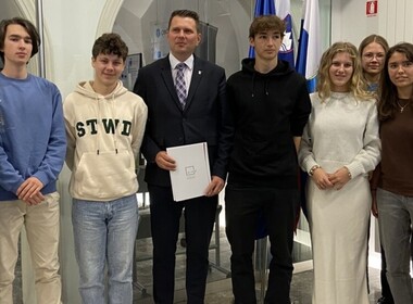 Simbolična fotografija za članek z naslovom: Delegati YPAC-a pri županu