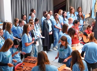 Simbolična naslovna fotografija za novico z naslovom: GSŠRM gostila VZGOJITELJADO 2025