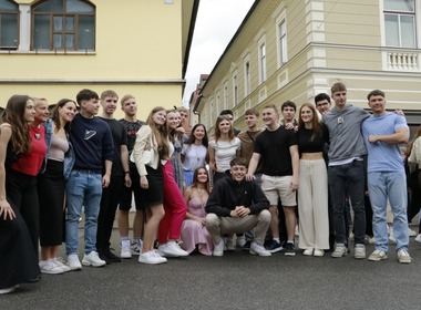 img2