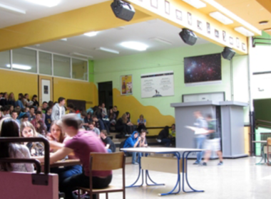 Simbolična fotografija za članek z naslovom: Pozdravljeni prvi letniki [Seznam]