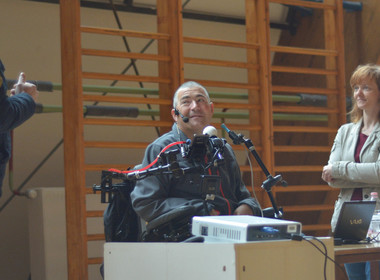 Simbolična fotografija za članek z naslovom: ŠE VEDNO VOZIM - VENDAR NE HODIM