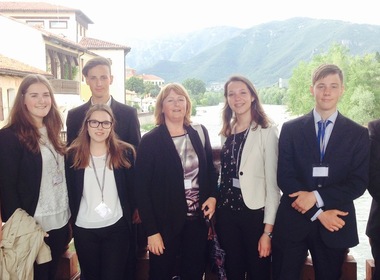 Simbolična fotografija za članek z naslovom: YPAC III.