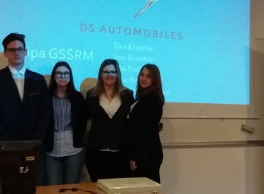 Simbolična fotografija za članek z naslovom: DIJAKI EKONOMSKEGA TEHNIKA NA FAKULTETI ZA ORGANIZACIJSKE VEDE V KRANJU