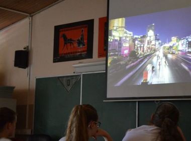 Simbolična fotografija za članek z naslovom: ‘’NE MEČ’MO HRANE STRAN’’