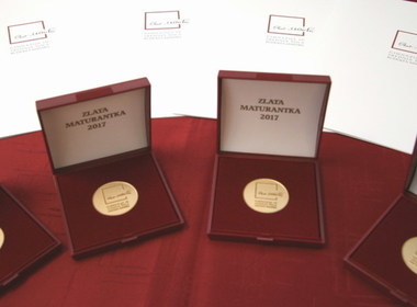 Simbolična fotografija za članek z naslovom: REKORD!!! Kar 17 zlatih maturantov