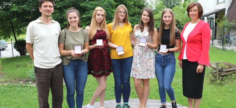 POZNATE ŠOLO, V KATERI JE SKORAJ VSAK PETI DIJAK NA POKLICNI MATURI ZLATI MATURANT?