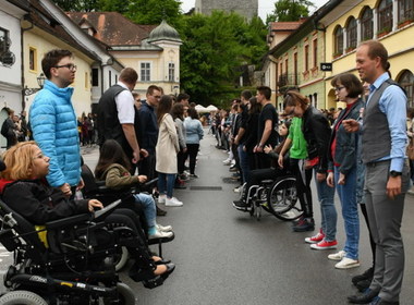 Simbolična fotografija za članek z naslovom: Generacija 2019 plesala za Kamničane